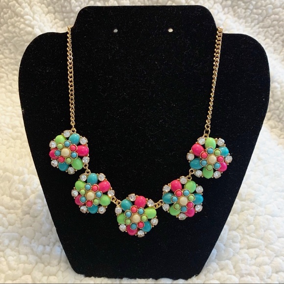 Flower Pendant Necklace - Picture 1 of 6